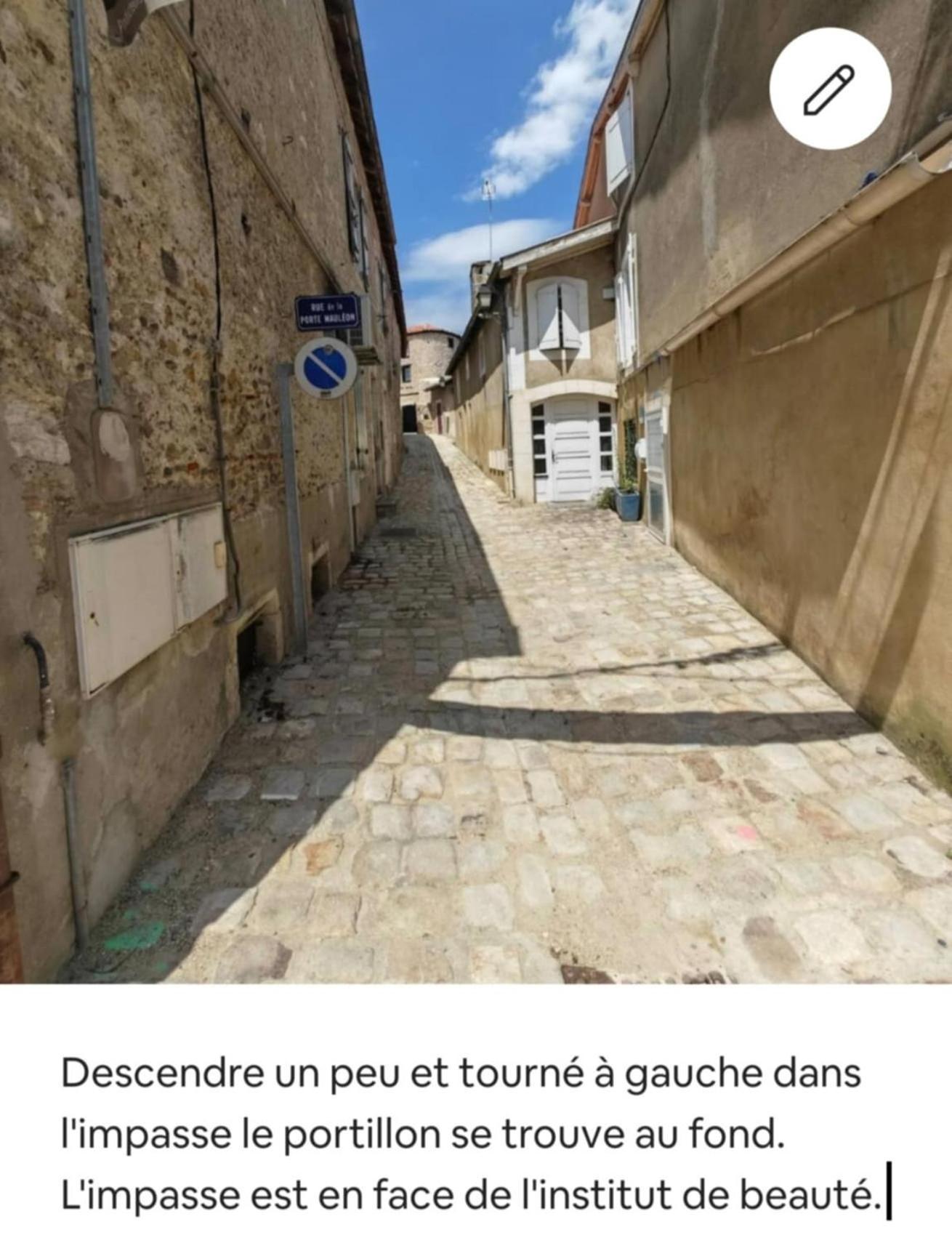 Tour Medievale Fortifiee Entierement Restaure Saint-Sever  Extérieur photo