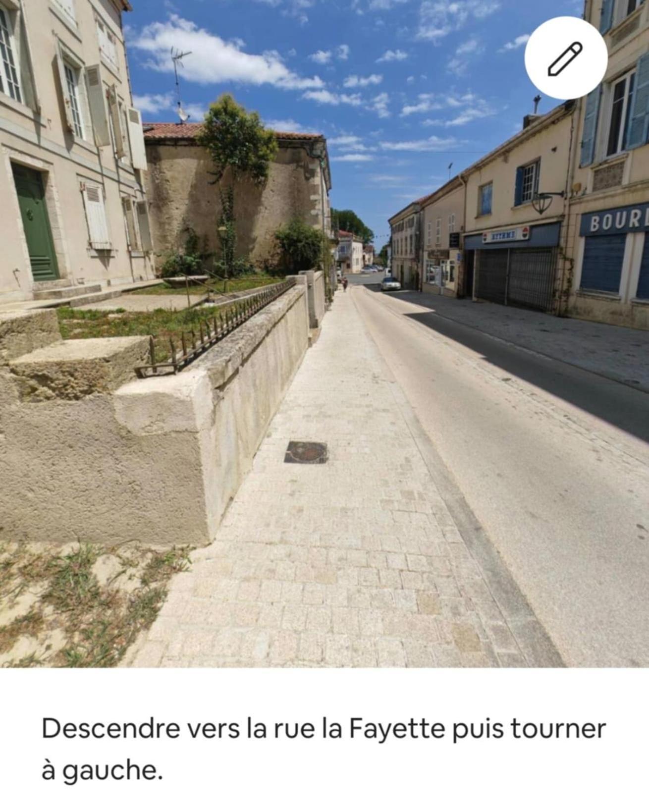Tour Medievale Fortifiee Entierement Restaure Saint-Sever  Extérieur photo